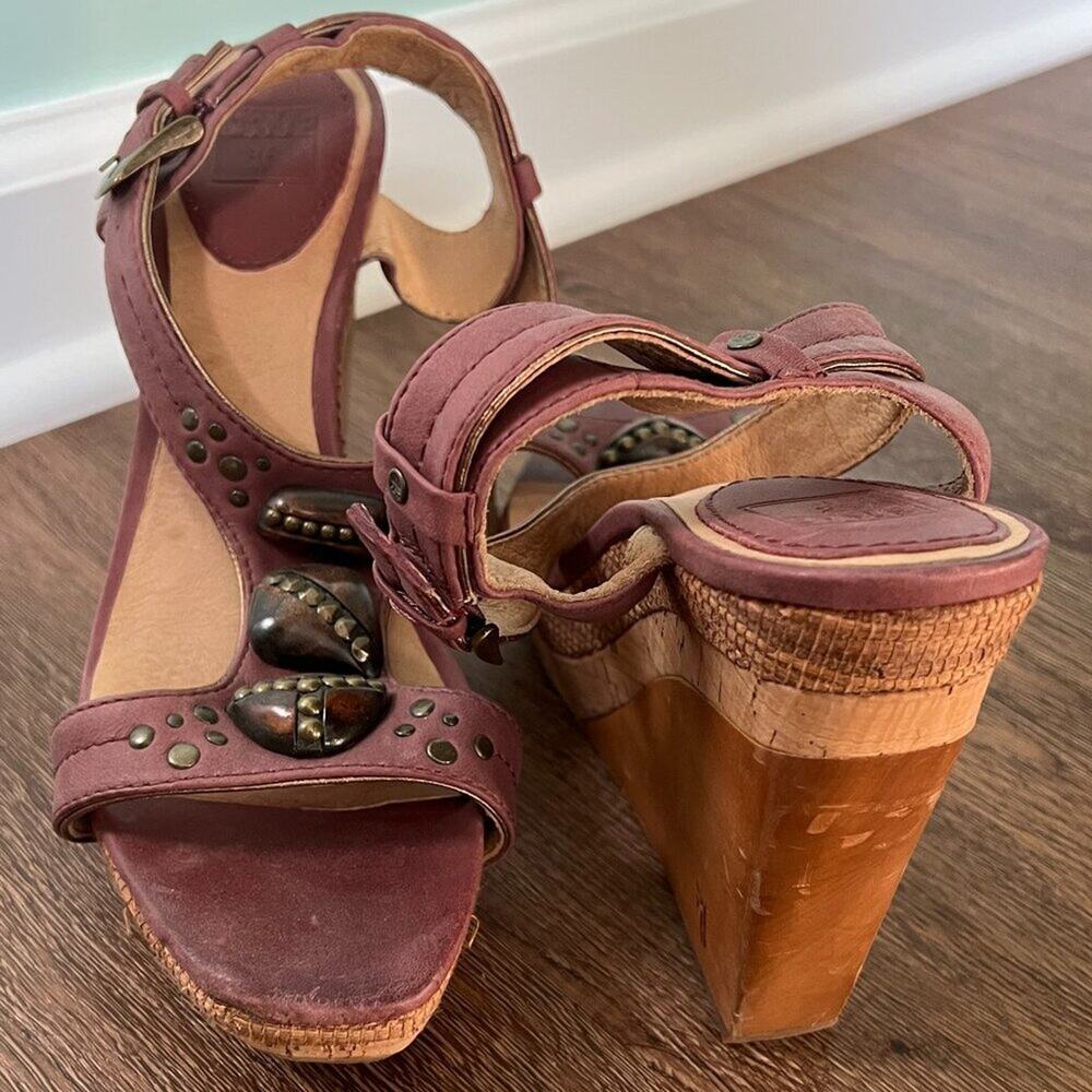 FRYE Bridget Purple/Lavender Leather Wedge Sandals